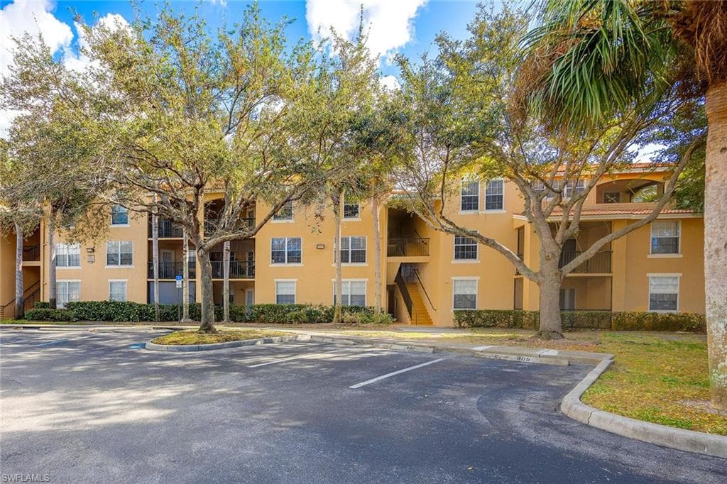 8635 River Homes Ln #2205, Bonita Springs