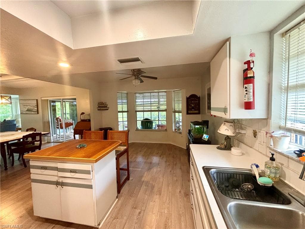 14281 Pacosin Ct, Bokeelia, photo 3