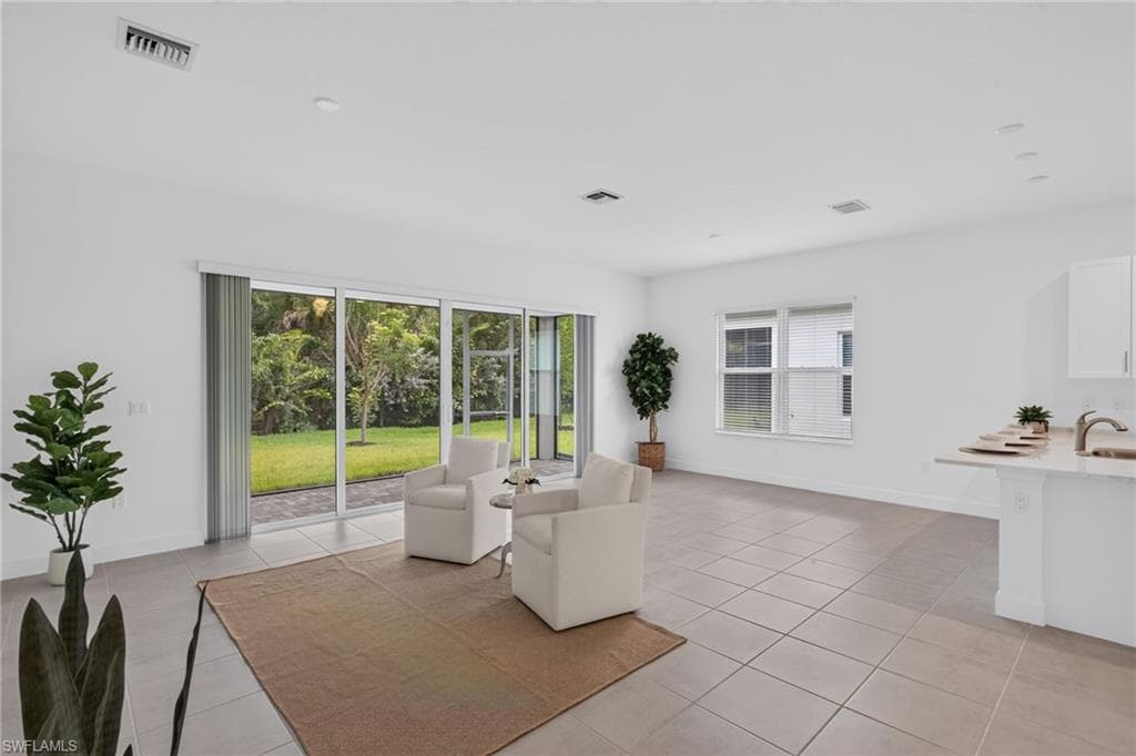 12448 Violet Ln, Naples