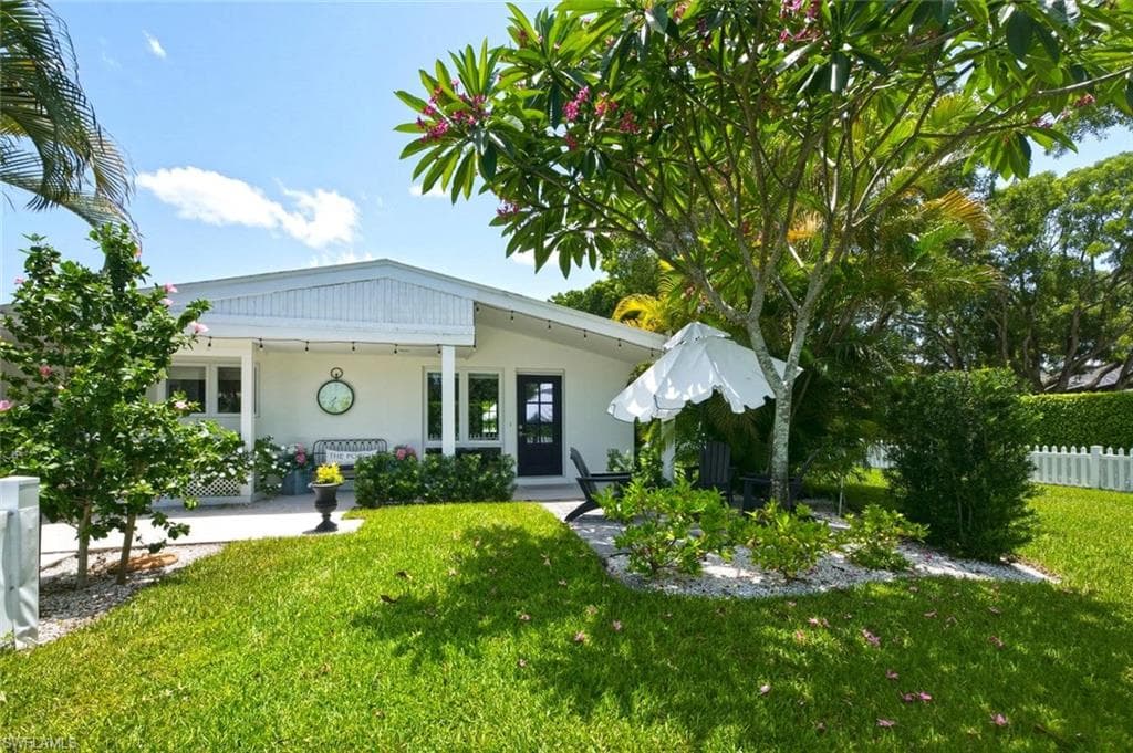 1216 10th St, Naples, photo 2
