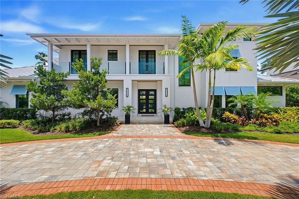 692 Banyan Blvd, Naples, photo 2