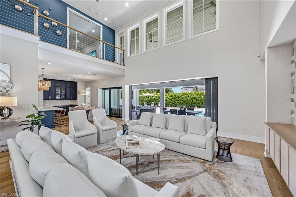 692 Banyan Blvd, Naples, photo 3