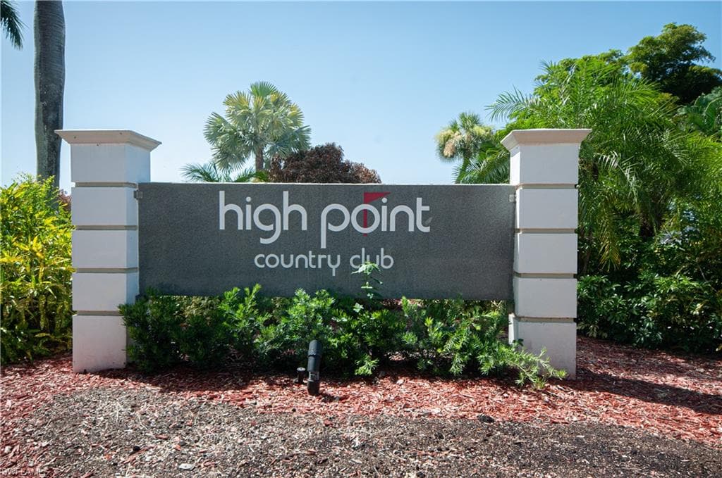21 High Point Cir #305, Naples