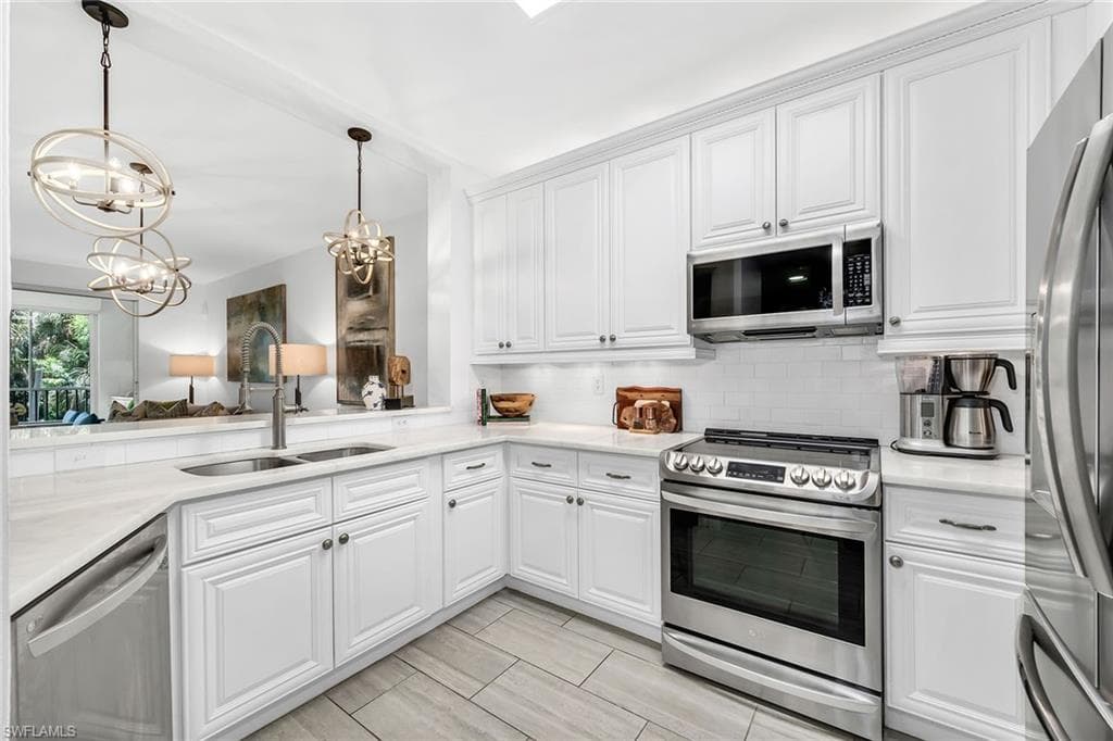 7671 Pebble Creek Cir #105, Naples, photo 2