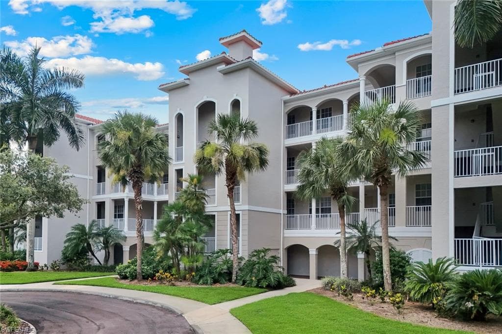4864 Hampshire Ct #203, Naples