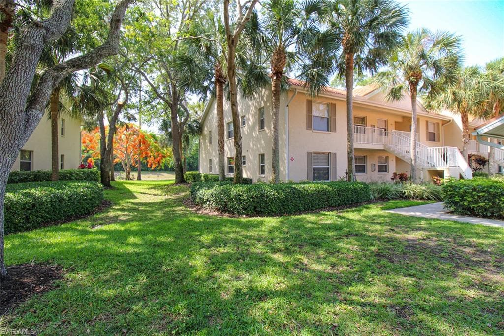 225 Robin Hood Cir #203, Naples, photo 2