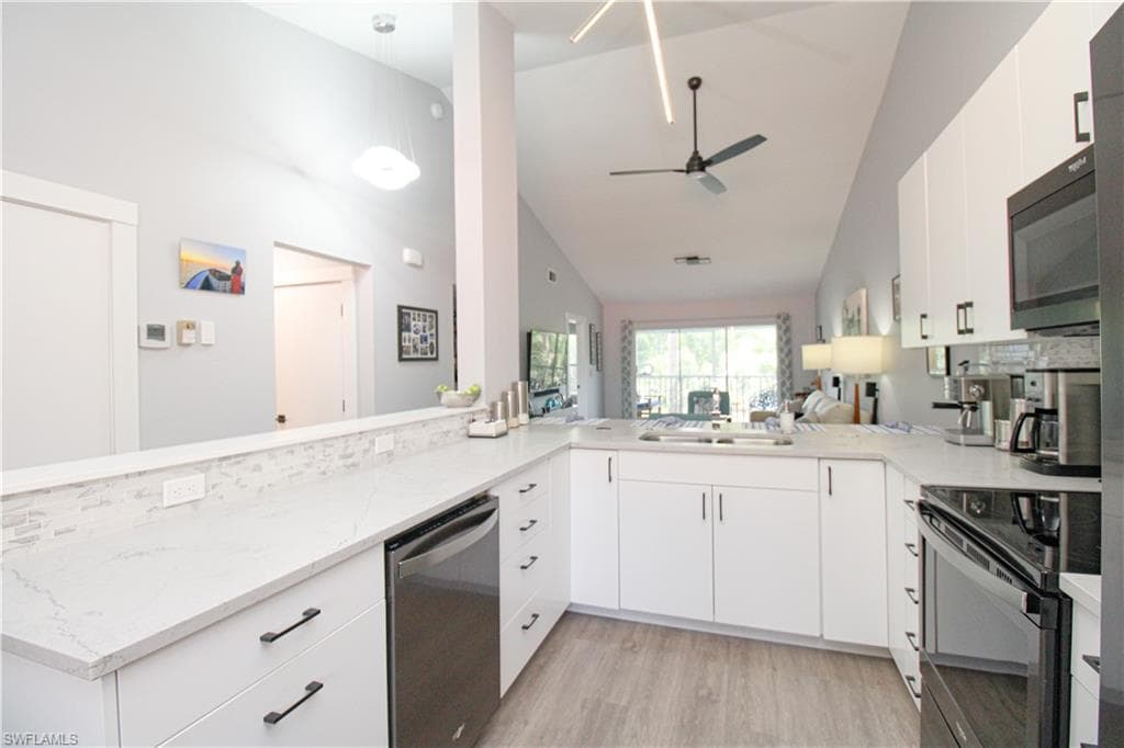 225 Robin Hood Cir #203, Naples
