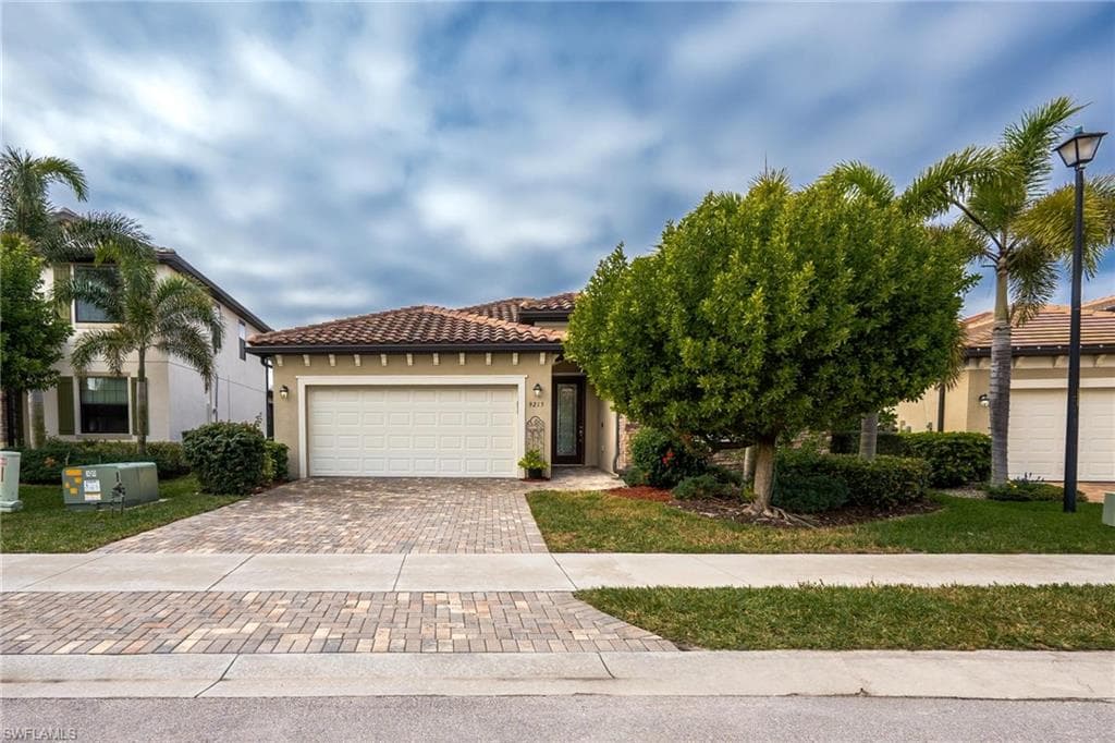 9215 Shadow Oak Ln, Naples, photo 2