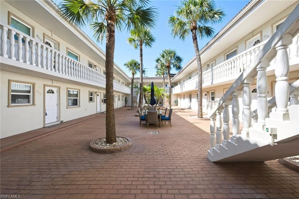 980 7th Ave #204, Naples, photo 3