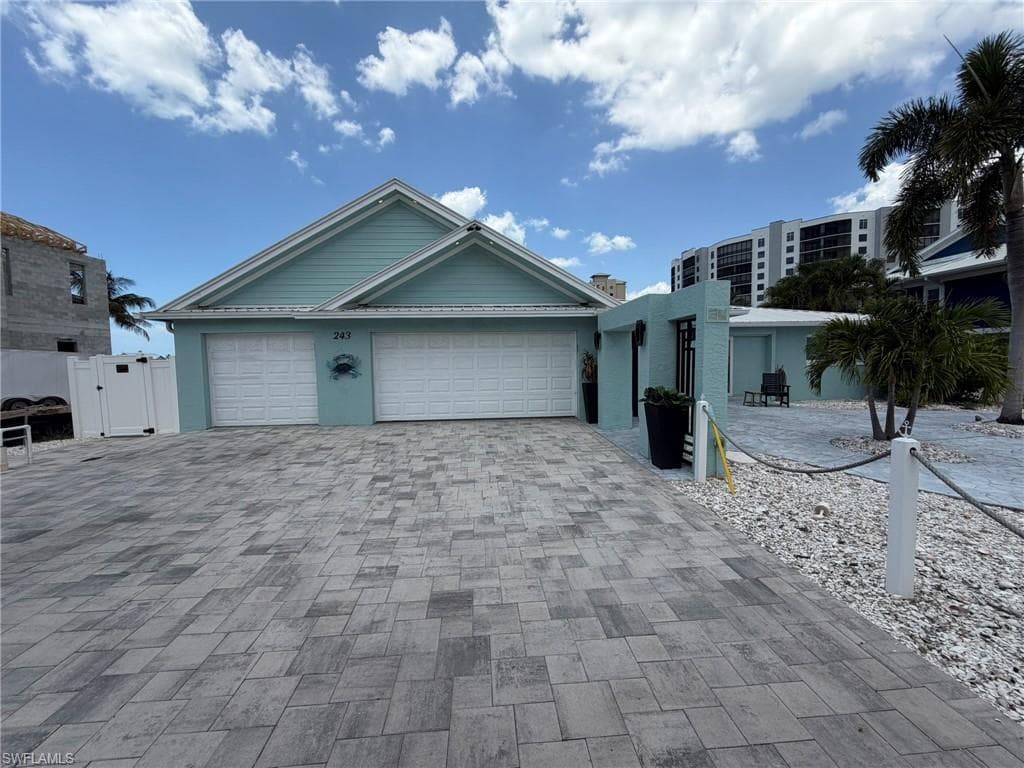 243 Estrellita Dr, Fort Myers Beach, photo 3