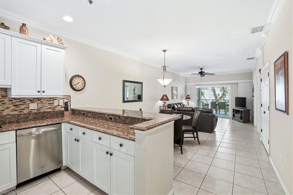 140 Palm St #207, Marco Island, photo 2
