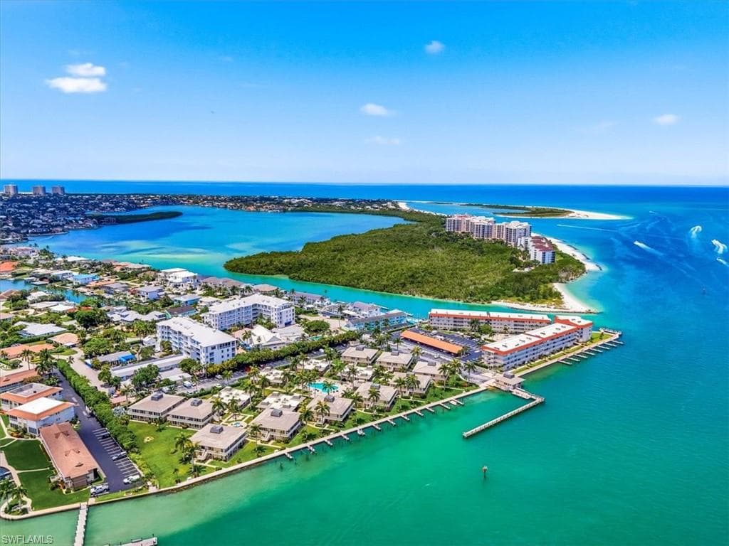 140 Palm St #207, Marco Island