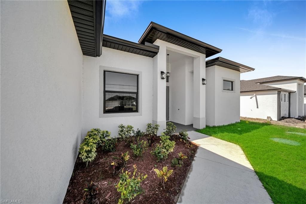 318 9th St, Cape Coral, photo 3