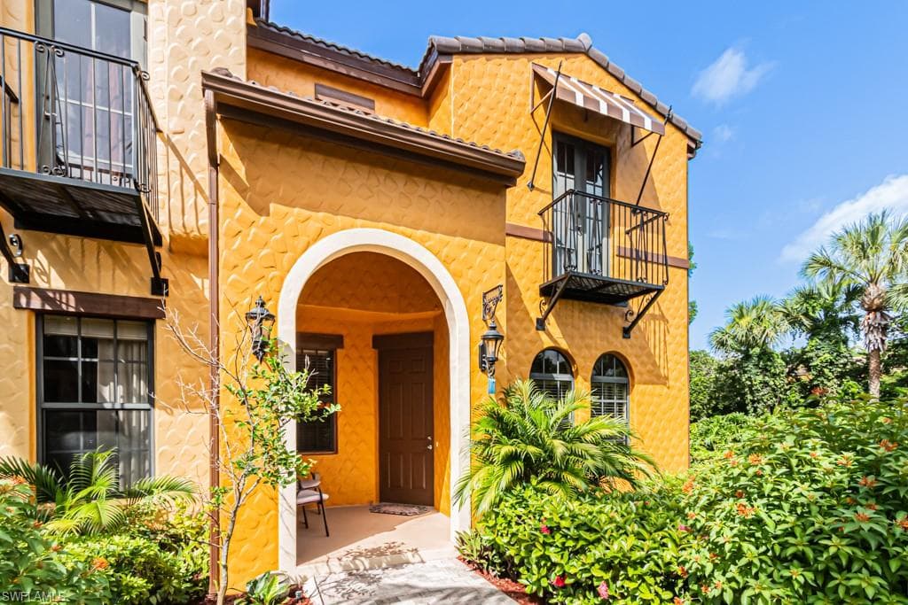 9163 Delano St #10006, Naples