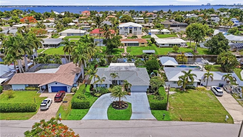 405 Prather Dr, Fort Myers, photo 2
