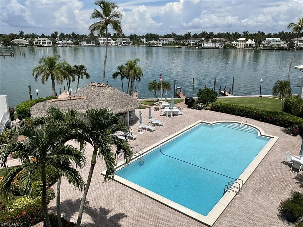 2800 Gulf Shore Blvd #406, Naples