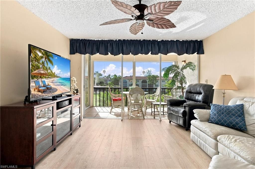 1087 Forest Lakes Dr #302, Naples, photo 2