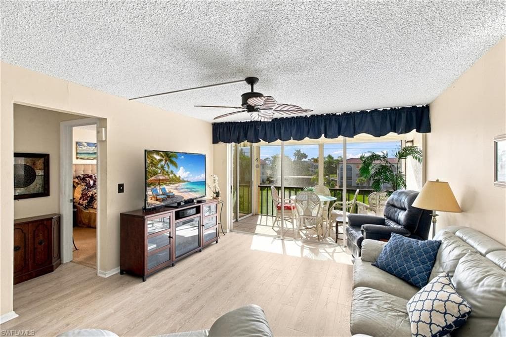 1087 Forest Lakes Dr #302, Naples, photo 3