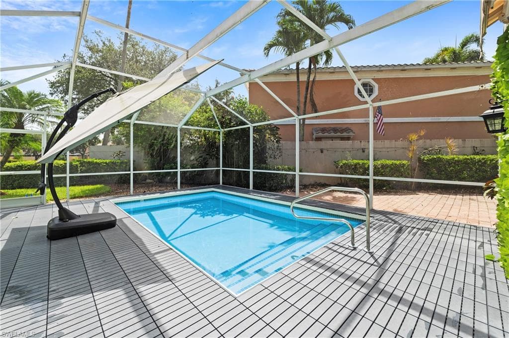 5513 Cove Cir #88, Naples