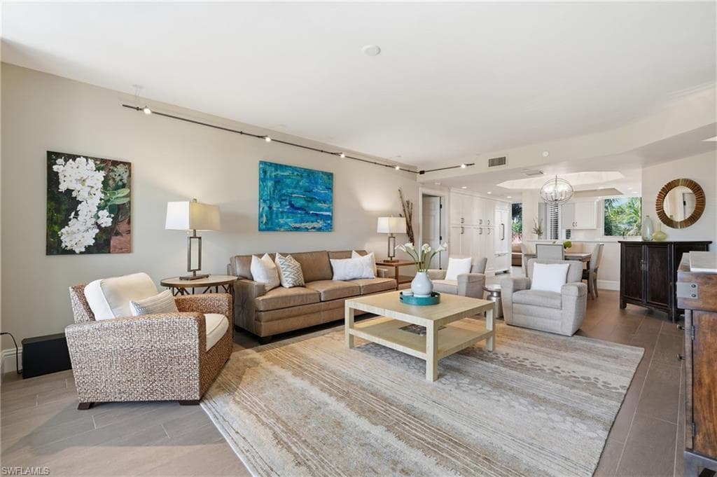 7225 Pelican Bay Blvd #302, Naples, photo 3