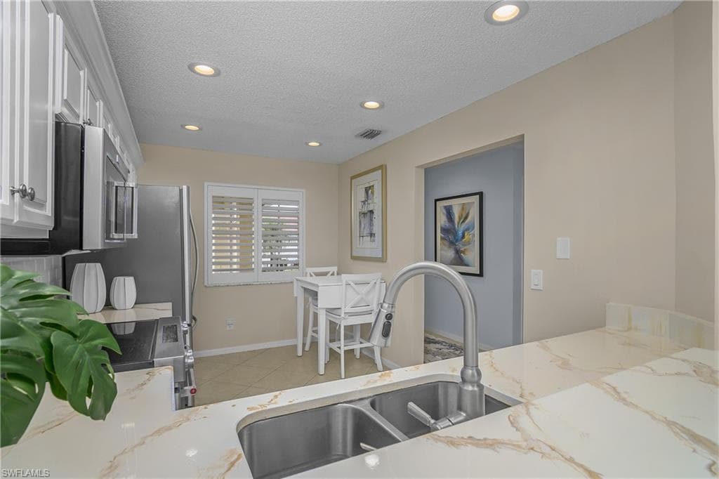 7725 Jewel Ln #201, Naples, photo 3