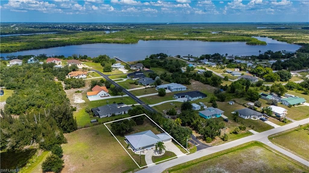 569 Rio Vista Ave, Punta Gorda, photo 3