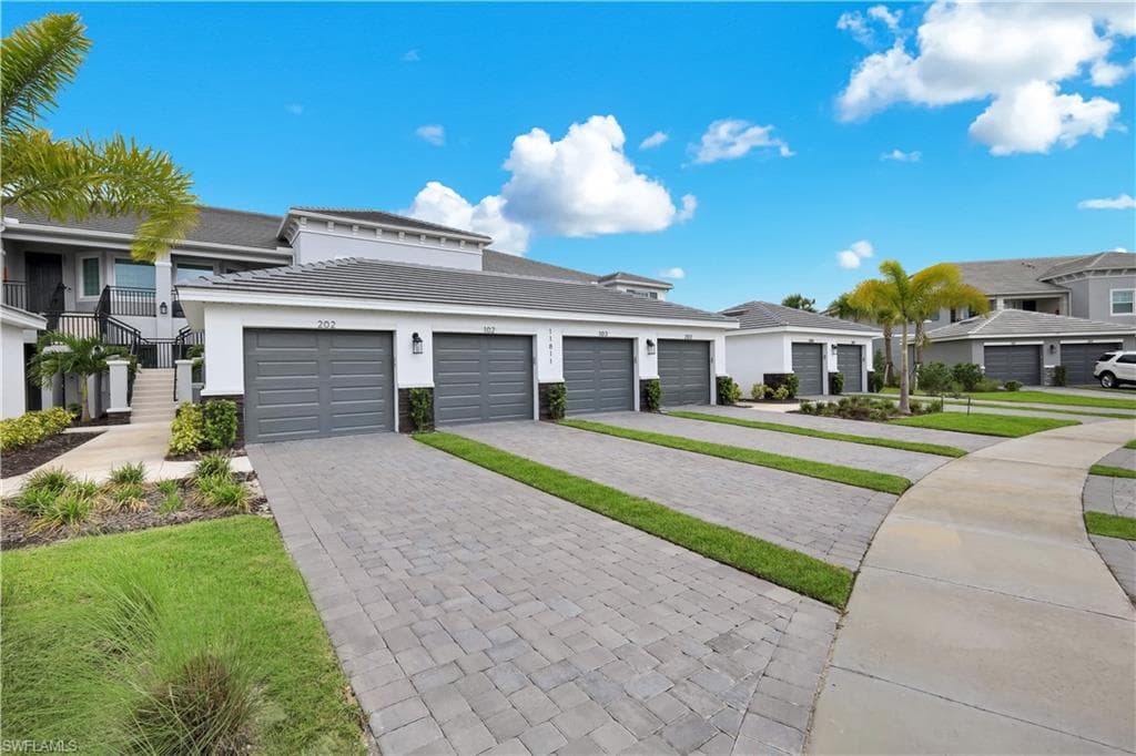 11811 Venetian Lagoon Dr #204, Fort Myers, photo 2