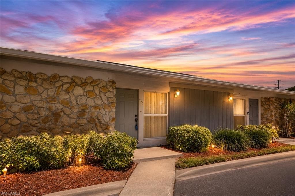 175 Crown Dr, Naples