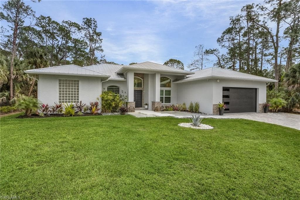 364 Logan Blvd, Naples, photo 3