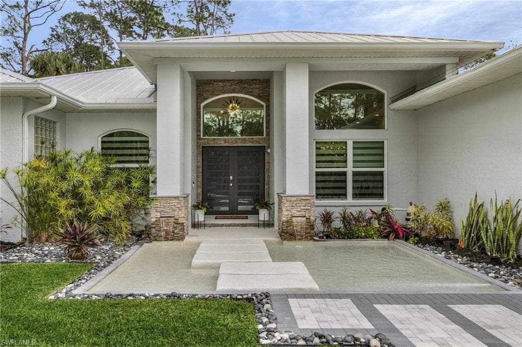 364 Logan Blvd, Naples