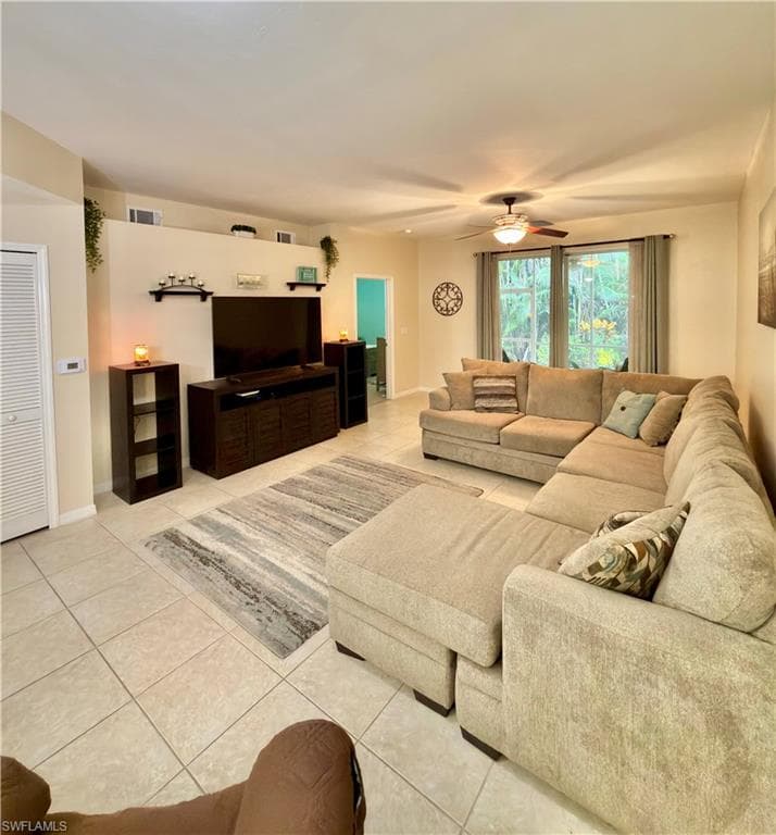 517 Robin Hood Cir #101, Naples