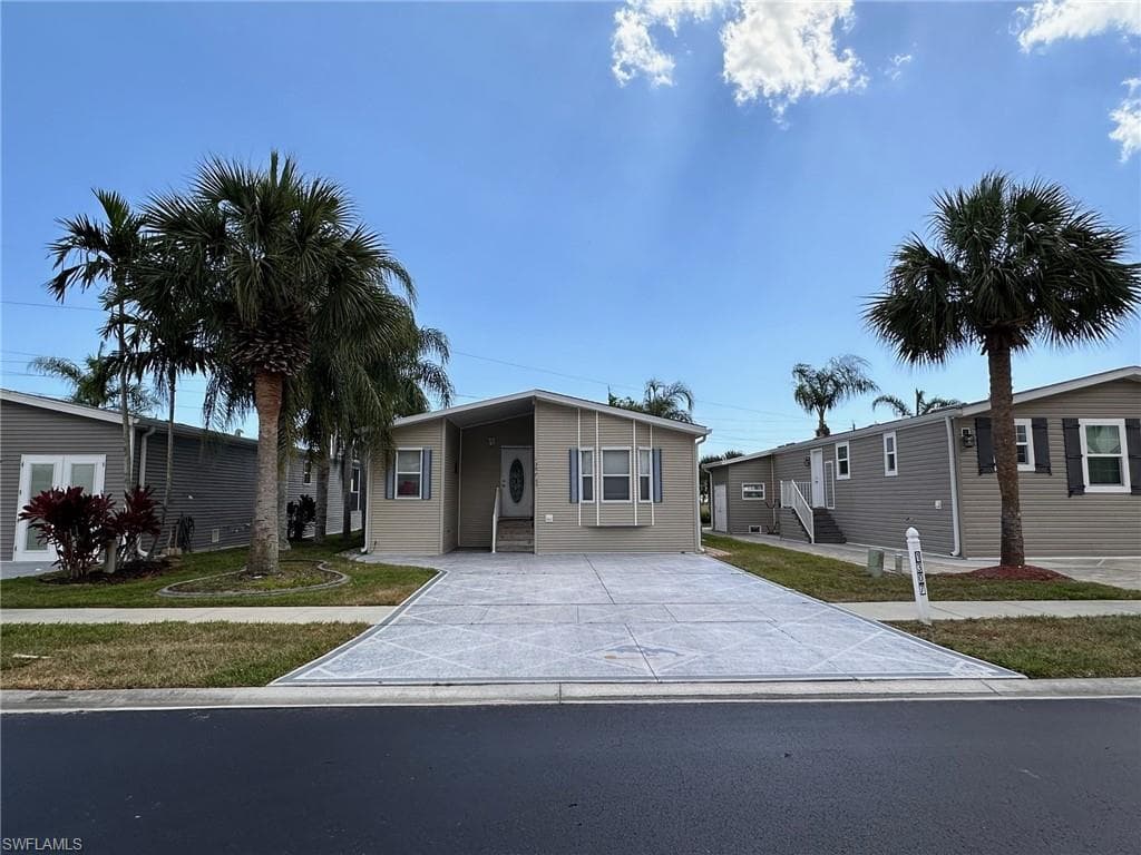 1307 Silver Lakes Blvd, Naples