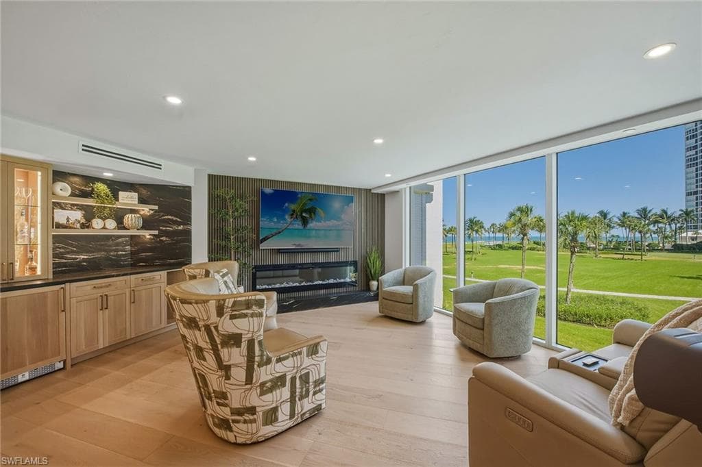 4401 Gulf Shore Blvd #b202, Naples