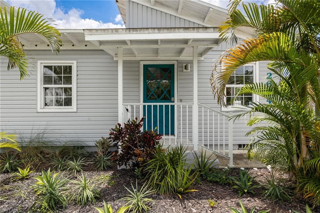 2664 Van Buren Ave, Naples