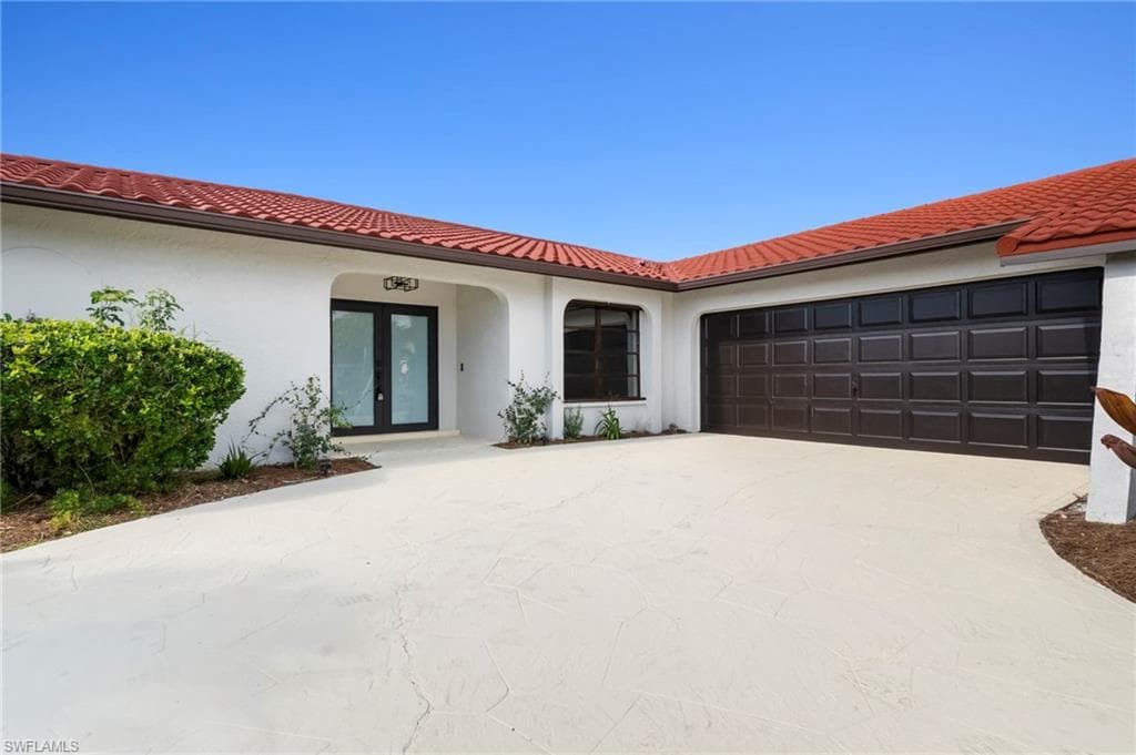 920 16th Ter, Cape Coral