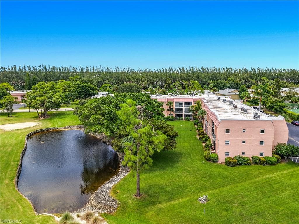100 Forest Lakes Blvd #109, Naples