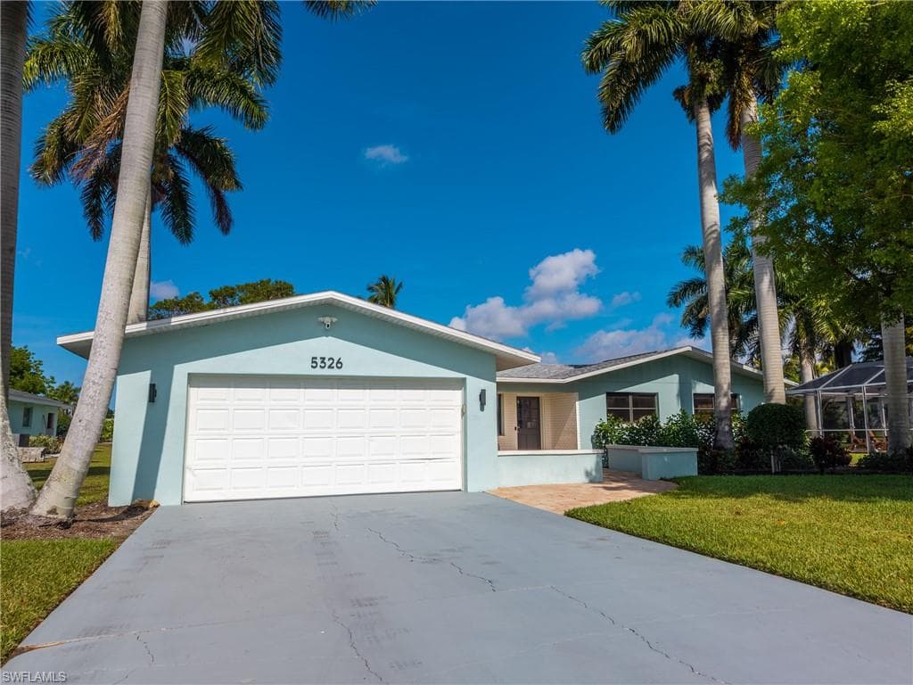 5326 Nautilus Dr, Cape Coral, photo 3