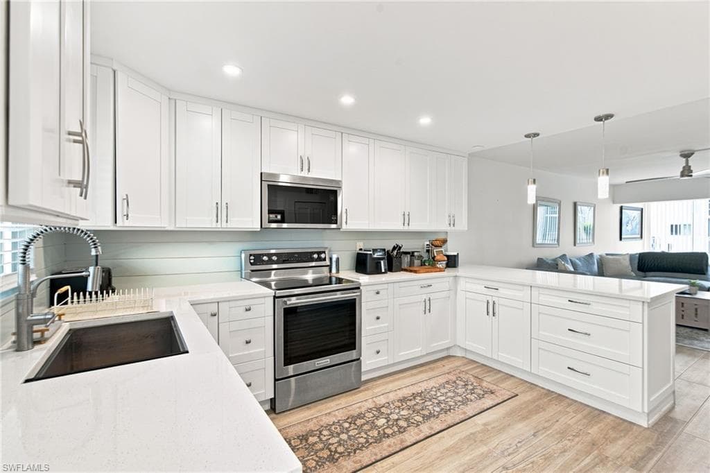1417 Chesapeake Ave #106, Naples, photo 2