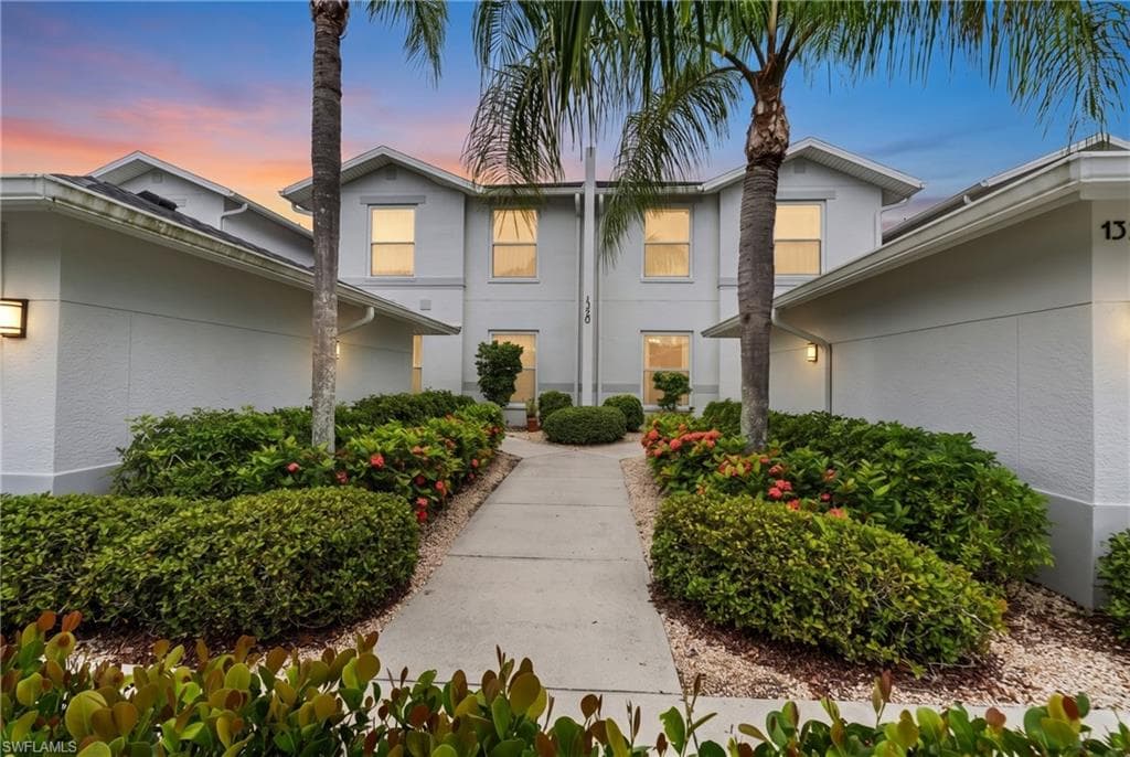 1320 Charleston Square Dr #103, Naples