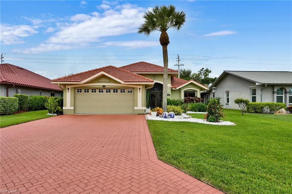 5866 Westbourgh Ct, Naples