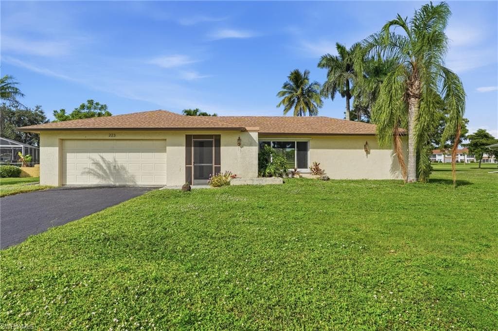 223 Pine Valley Cir, Naples