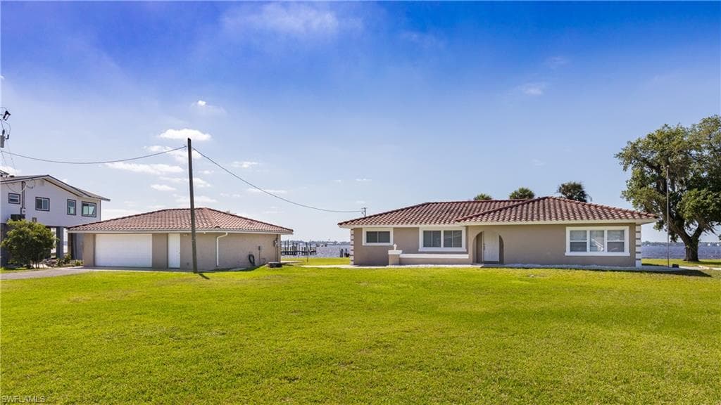 1808 Stevenson Rd, North Fort Myers, photo 2