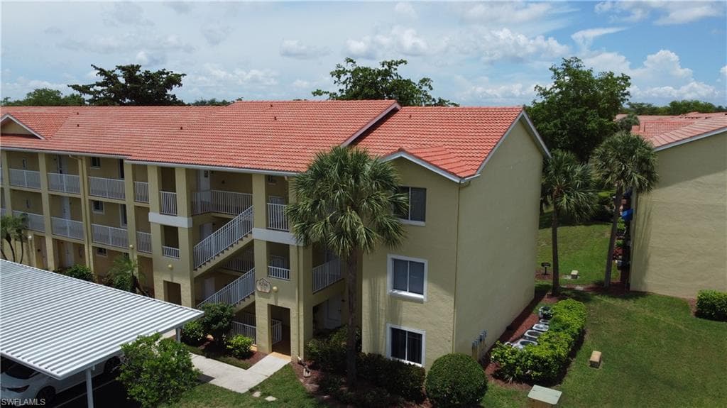 8294 Key Royal Cir #1631, Key Royal Condominiums