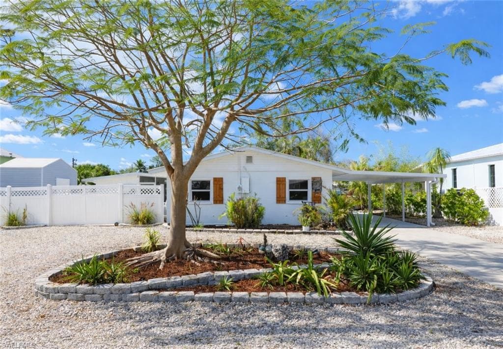 16191 Porto Bello St, Bokeelia