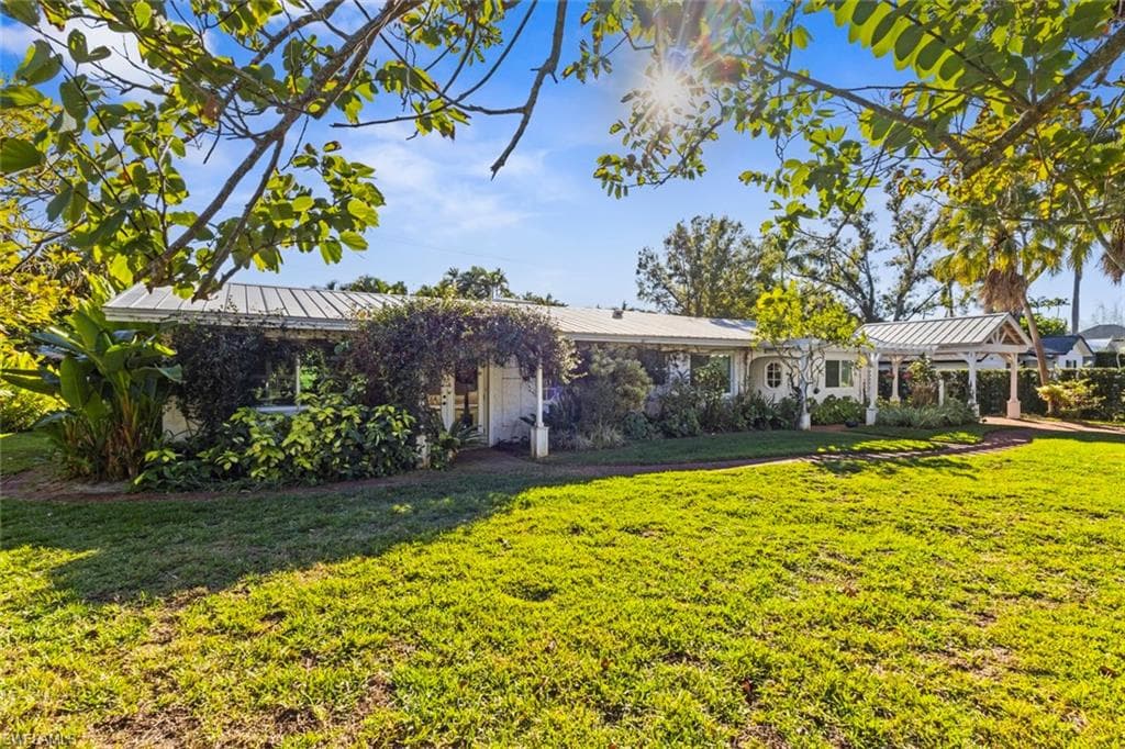 1348 Alcazar Ave, Fort Myers, photo 2