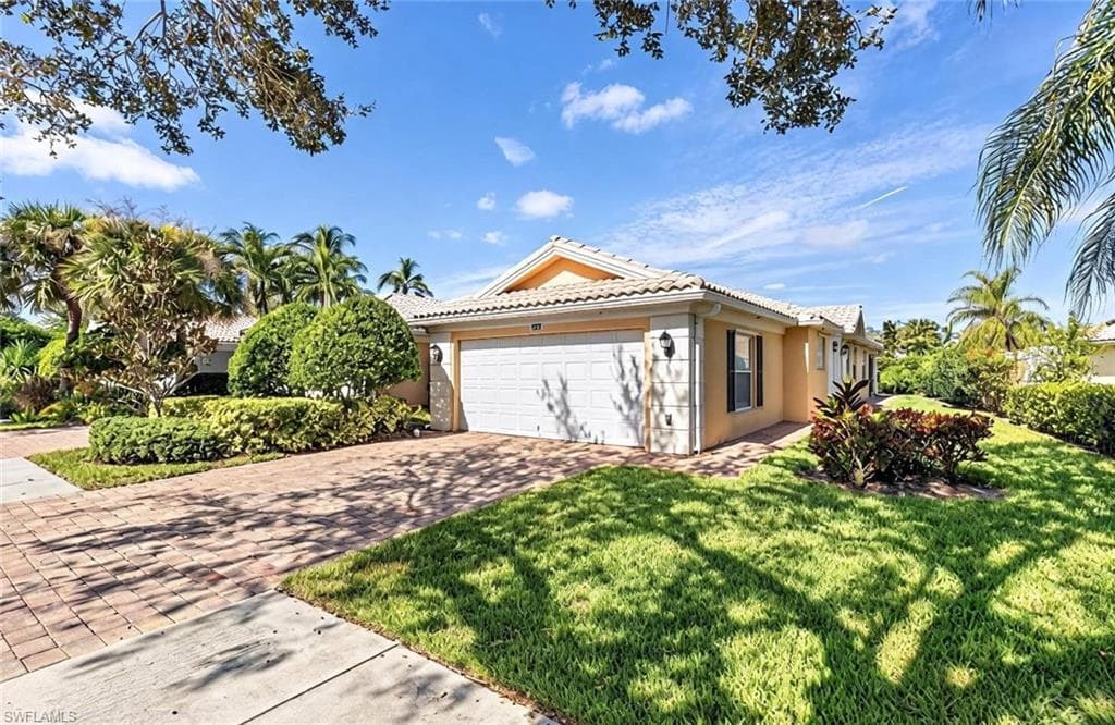 7373 Emilia Ln, Naples
