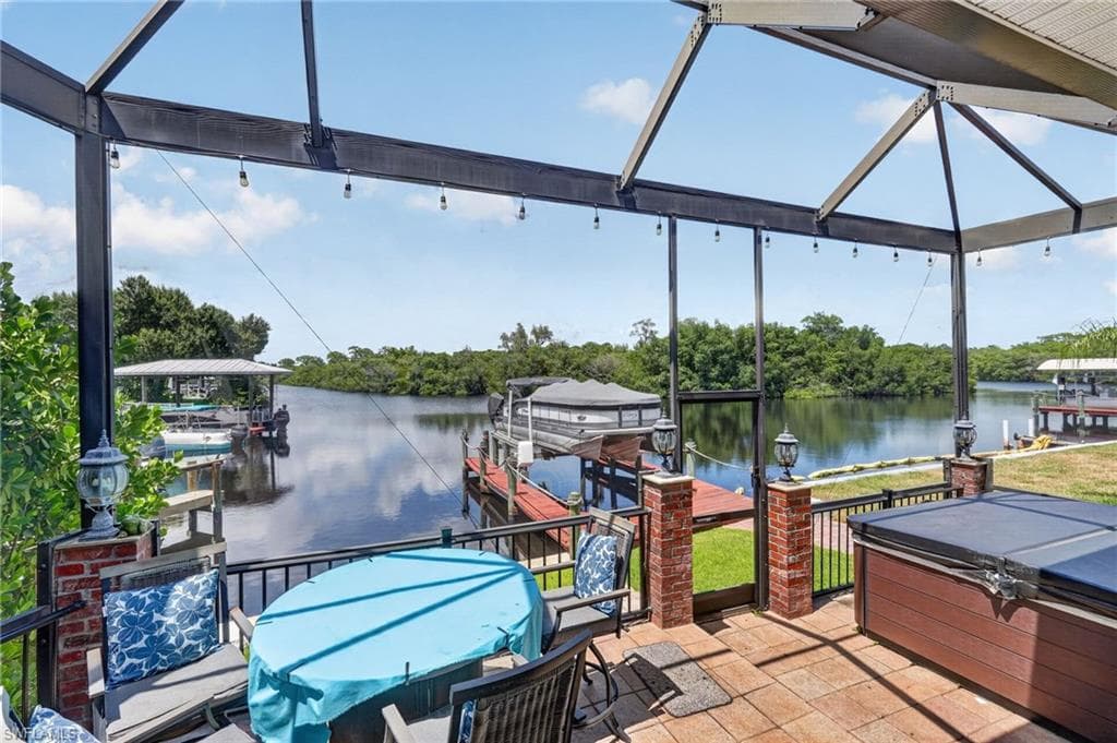 1298 Thompson St, North Fort Myers, photo 2