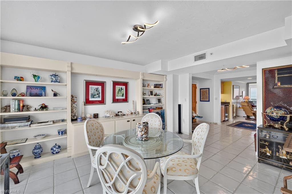 7515 Pelican Bay Blvd #17b, Naples, photo 2