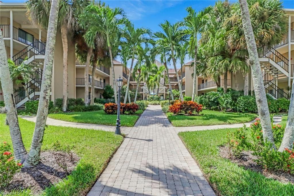 5250 Fox Hollow Dr #508, Naples