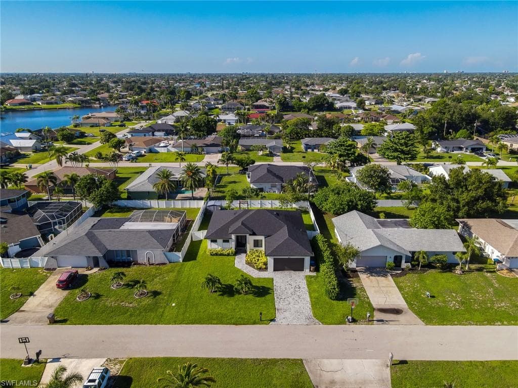 920 15th Ter, Cape Coral, photo 2